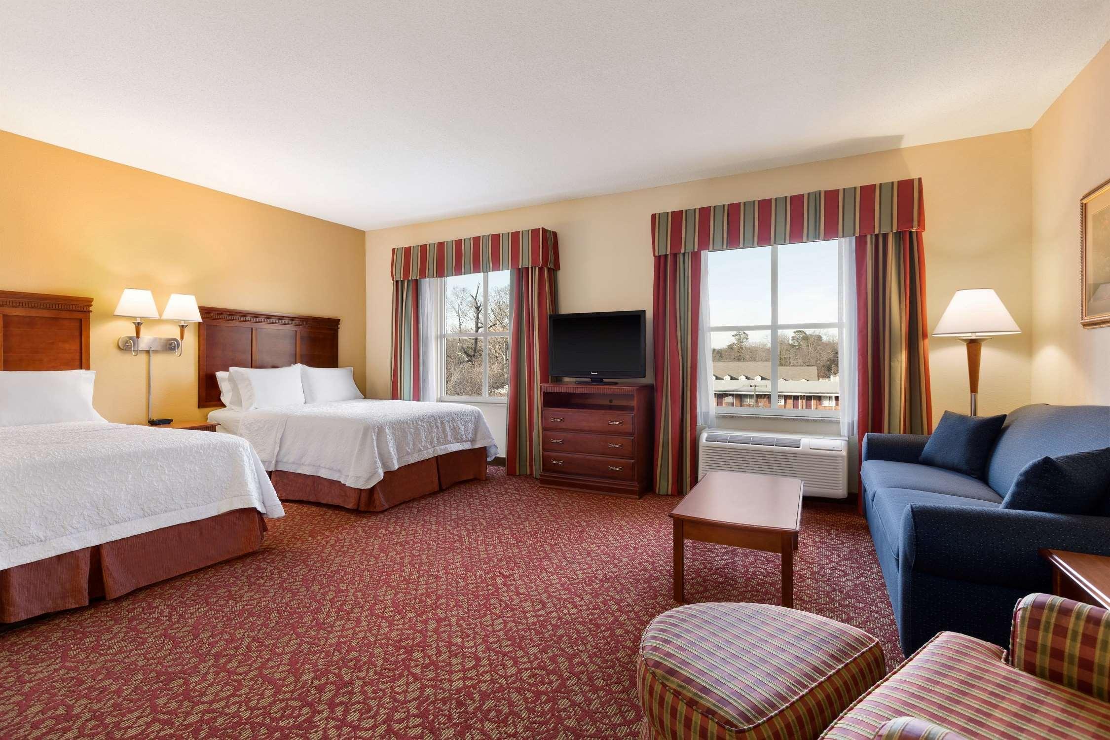 Hampton & Historic District Hotel 3*