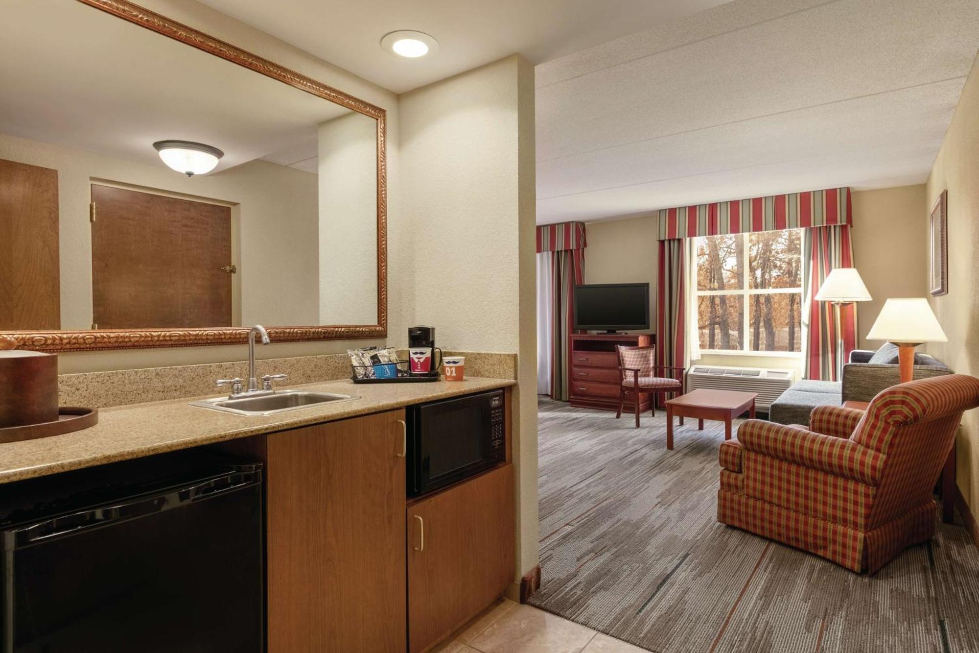 Hampton & Historic District Hotel 3*