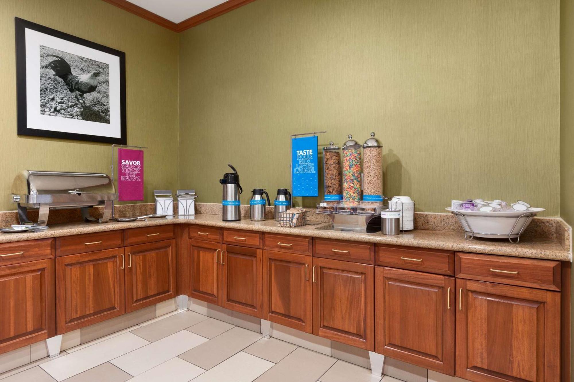 Hotel Hampton & Historic District 3*