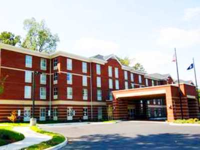 Hampton & Historic District Hotel