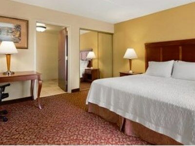 Hotel Hampton & Historic District