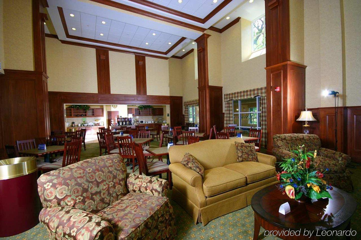 Hampton & Historic District Hotel 3*